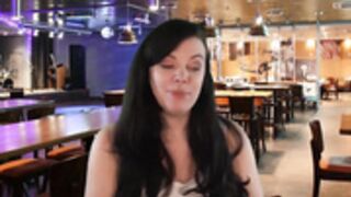 lovely lilith - hooters