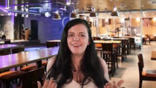 lovely lilith - hooters