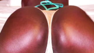 bikini princess twerking on bed