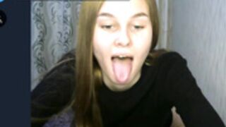 Coomeet Barbie shows her ass and opens mouth for cum