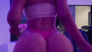 Str3lla Kat - Clapping cheeks with a light assplug