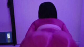 Str3lla Kat - Clapping cheeks with a light assplug