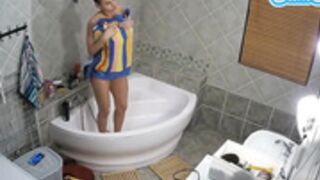 Julmodels House Voyeurcam 01 - Kitana Lure bath20220301