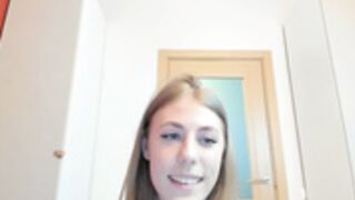 _Strawbeerry_ 2023-05-08 handbra