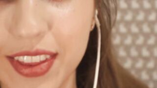 Friv ASMR kissing
