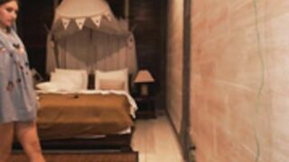 Kali_The_Goddess upskirt no panties handstand