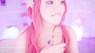 Cherrycrush facials with dildo