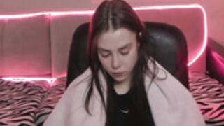 1i1ypa1mer: 4 hours streaming earning zero tokens