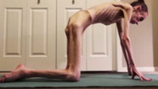 anorexic MuseJ 12-12-2022 8t00776