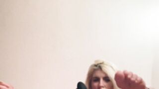 Missy Luv Dildo play