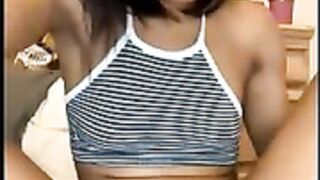 Milena rasurándose 2