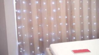 sakura-kaneko shows off her body
