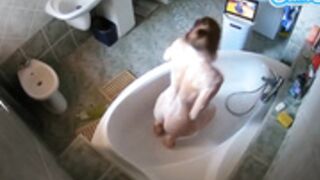 Julmodels House Voyeurcam 14 - Kitana Lure bath 03-08