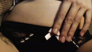 Saskiia - Stripping and Cumming
