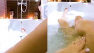 Lolli-Popa  bathtub nudity with moneyslot present