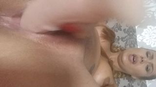 QueenJasmine masturbating