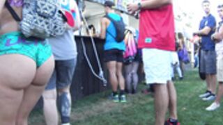 Rave Candid - Nice Booty