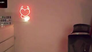 Nylaahh-1 spreading chocolate on naked body nude show