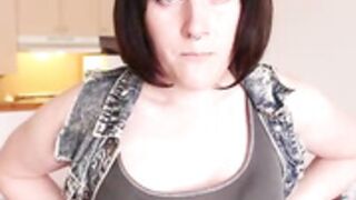 Icy Winters needs to fuck your mouth and ass quickly