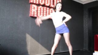 Chinese Dance Leg Tease
