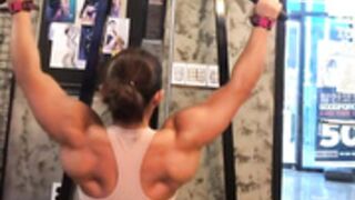 korean muscular girl5