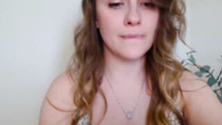 Queenoftease_ 20230524 Curly Hair Green Dress