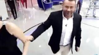 Maria Lapidra flashes in Salvame Deluxe