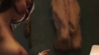 Eva De Dominici Cogiendo y Desnuda (Ficcion)