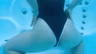 Miniloona - Underwater strip