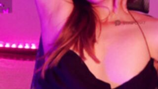 Nylaahh-1 squeeze nipples & spank ass naked girl