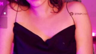 Nylaahh-1 squeeze nipples & spank ass naked girl