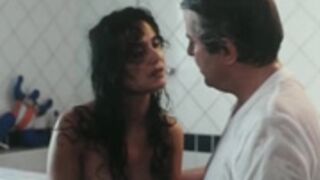 Zişan Uğurlu Turkish actress groped in shower