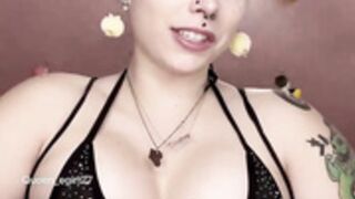 QueenEgirl sexy Pawg in bikini