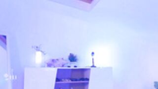 Sarah_Pink look s-s-so good for her old age