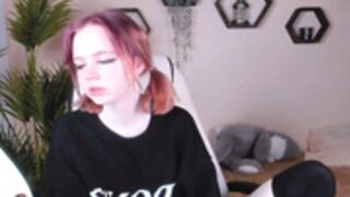 mo_na_ cb redhead shirt off after pvt 2023-05-27_12.27
