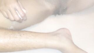 _Belle__ Angel_Mohi bathing with boyfriend