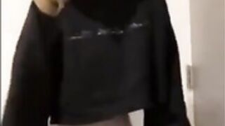Carolina Samani tease 2