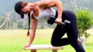 RIPPED GIRL EXCERCISING AND MOANING SLIGHTLY