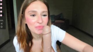nadyayax plays with her dildo for the goal