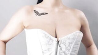 Norajoying white corset