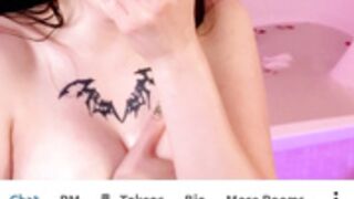 Ella_knockers_xl little nip slip