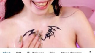 Ella_knockers_xl little nip slip