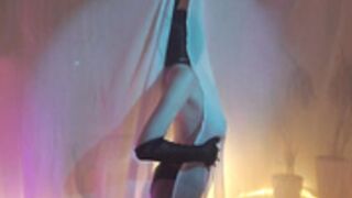 Sophia_Lean SIdeboobs dance