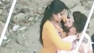 desi lovers caught having fun outside