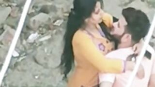 desi lovers caught having fun outside