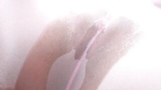 lady dee leggins pee