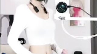 Live navel fingering 2