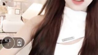 Live request navel fingering