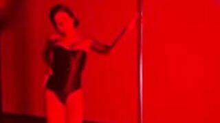 ß℮ℓℓαŔośśíí ✯ Pole Dancing