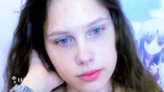 avrora_deis  slender 18yo decievingly; innocent face